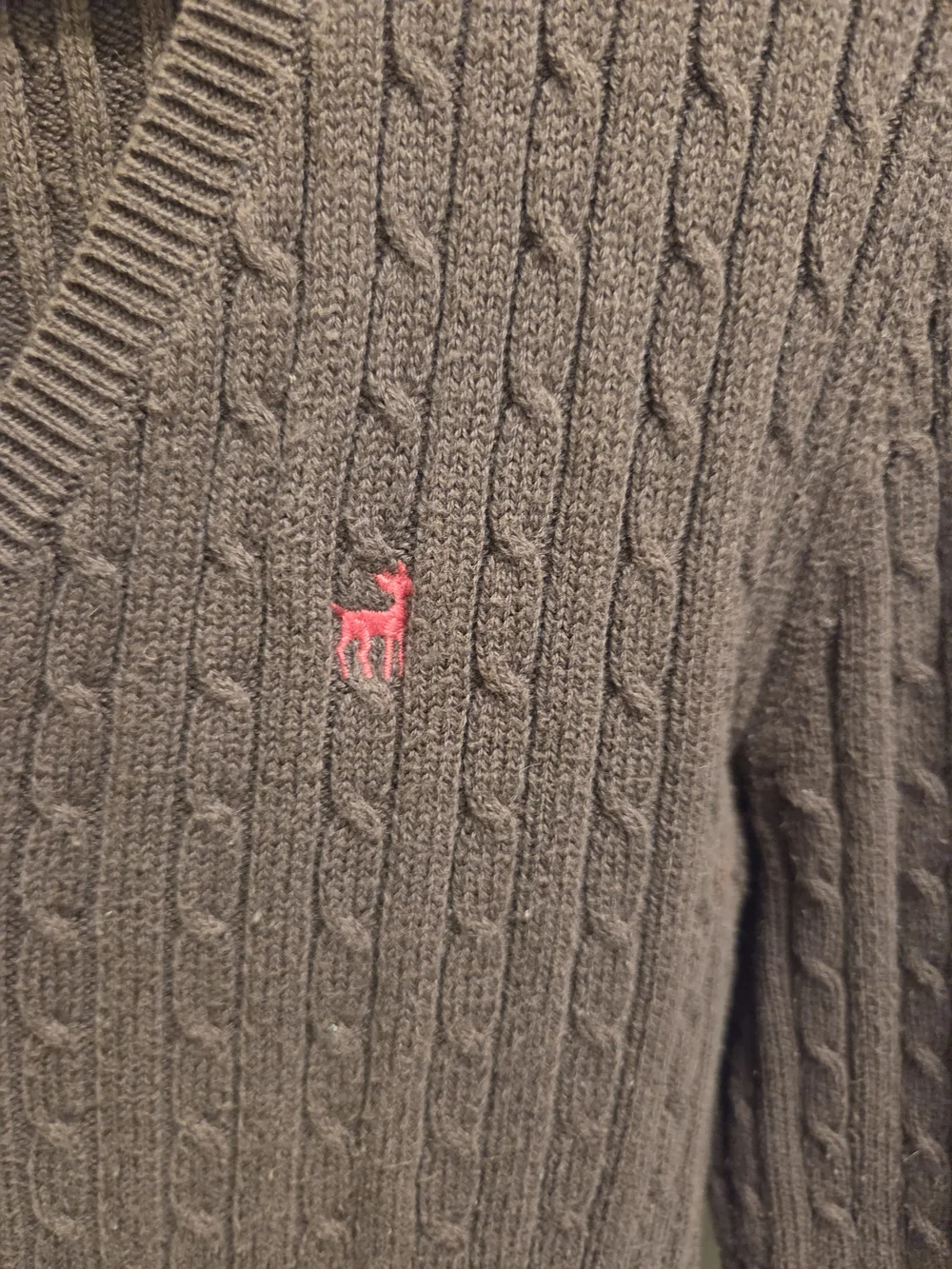 Vintage Y2K Old Navy Brown V-Neck Cable Knit Sweater with Pink Accent